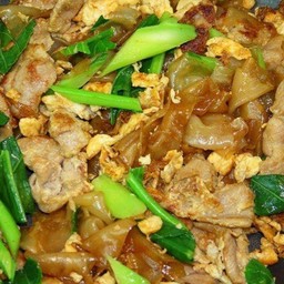 เส้นใหญ่ผัดซีอิ๊ว