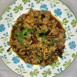 ผัดกะเพราหมูสับ (พริกแห้ง)