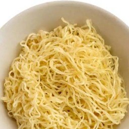 เส้นหมี่เหลืองลวก