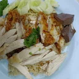 ข้าวมันไก่ผสม (ต้ม+ทอด) พิเศษ