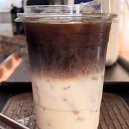 ลาเต้เย็น