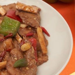 พริกเผาเนื้อพิคานย่า กับข้าว