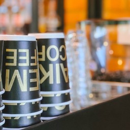 สหายเข้ม coffee & bakery