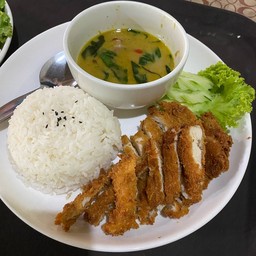 ข้าวแกงเขียวหวานไก่กรอบ