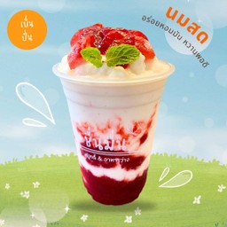 นมสด x ซอสผลไม้โฮมเมด