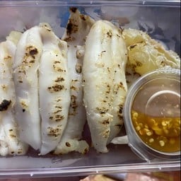 ไข่ปลาหมึกกล้วยย่าง