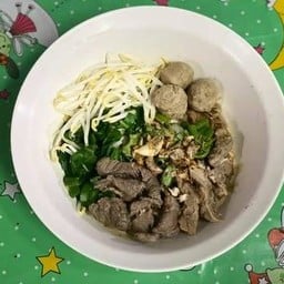 ก๋วยเตี๋ยวโกเด้ง เจ๊น้ำ
