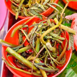 ผักกระเฉดน้ำ