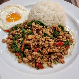 ข้าวกระเพราะหมูสับ ฟรีไข่