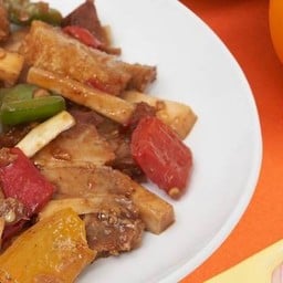 พริกเผาหมูกรอบ กับข้าว