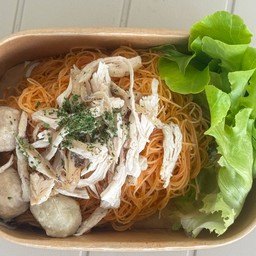 หมี่ไก่ฉีก - รสโครตแซ่บ (ไม่มีน้ำพริกกากหมู)