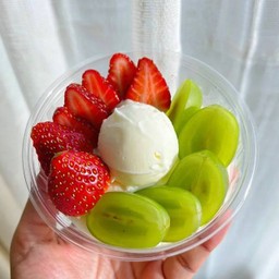 (S) กรีกโยเกิร์ต + สตรอว์เบอร์รี่ องุ่นไซมัส