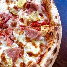 4. Hawaiian พิซซ่าฮาวายเอี้ยน