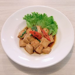 ผัดกะเพราเต้าหู้ลดเค็ม  Stir fired basil with tofu