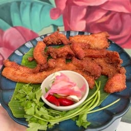สันคอหมูแดดเดียว(เส้น)ทอด