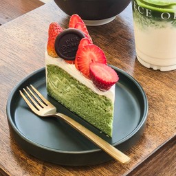 Strawberry Matcha Japanese Cheese Cake