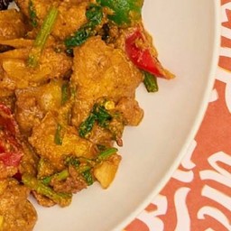 หมูนุ่มผัดผงกะหรี่ กับข้าว