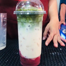 ชาเขียวลาเต้สตอเบอร์รี่