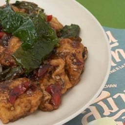 กะเพราปลากะพง กับข้าว