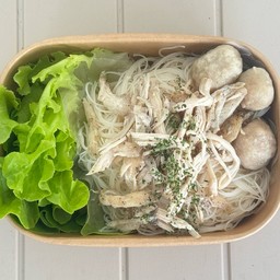 หมี่ไก่ฉีก-รสดั้งเดิม (ไม่มีน้ำพริกกากหมู)