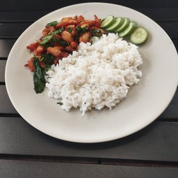 ไก่ทอดน้ำปลากระเพรากรอบ