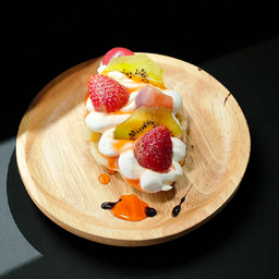 ครอฟเฟิล ครีมสดผลไม้ตามฤดูการ