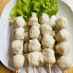 นายหนวดก๋วยเตี๋ยวหมูน้ำแดงเพชรบุรี - หัวหิน