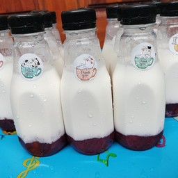 นมสดสตอเบอรี่