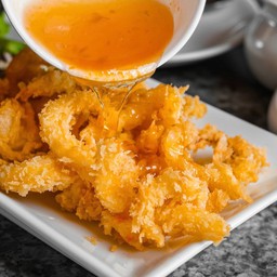 ปลาหมึกชุบแป้งทอด