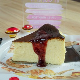 Basque Burnt Cheesecake (เบิร์นชีสเค้ก)