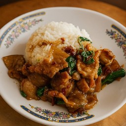 กระเพราหมูสไลด์