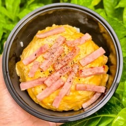 ข้าวไข่ข้นเบค่อน