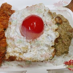 ข้าวราดมันปูไก่กรอบไข่เค็มดาว