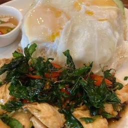 ข้าวกะเพราไก่