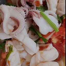 ยำกุ้ง+ปลาหมึก