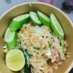 ข้าวผัดแหนม