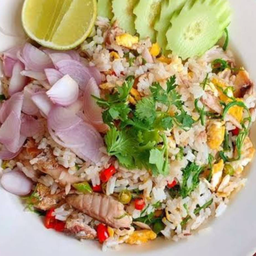 ข้าวผัดปลาทูชะอม