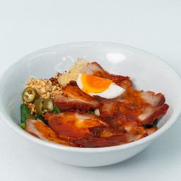 บะหมี่ยำแห้งหมูแดง