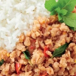 กระเพราหมูสับ