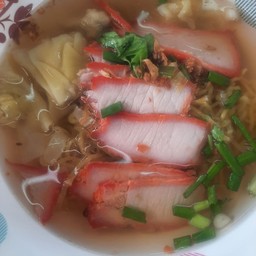 บะหมี่เกี๊ยวหมูแดง