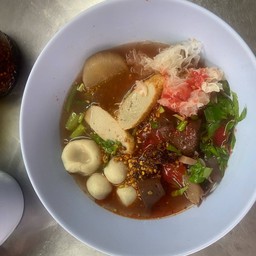 ก๋วยเตี๊ยวหมูเนื้อ เอกชัย 34 โฮเด้ง ฐานิดา