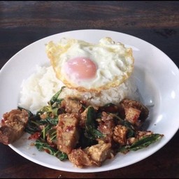 ข้าวกะเพราหมูกรอบ