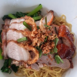 บะหมี่เป็ดหมูกรอบ