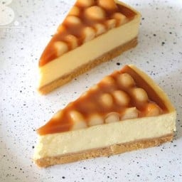Caramel Macadamia Cheesecake