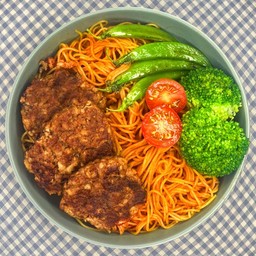 พาสต้าซอสมะเขือเทศหมูสับ