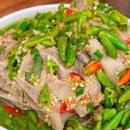 🍴หมูกรอบจอมยุทร์🍴กระเพราพริกแห้ง😁Byหน้าหนวด