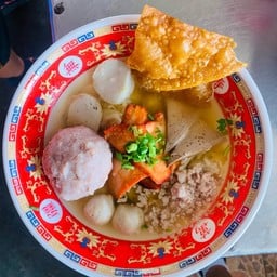 ก๋วยเตี๋ยวไข่มังกร