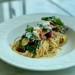 สปาเก็ตตี้พริกแห้งเบคอน.