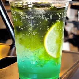 ชาเขียวมิ้นท์มะนาวโซดา