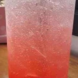 สตรอเบอรี่โซดา